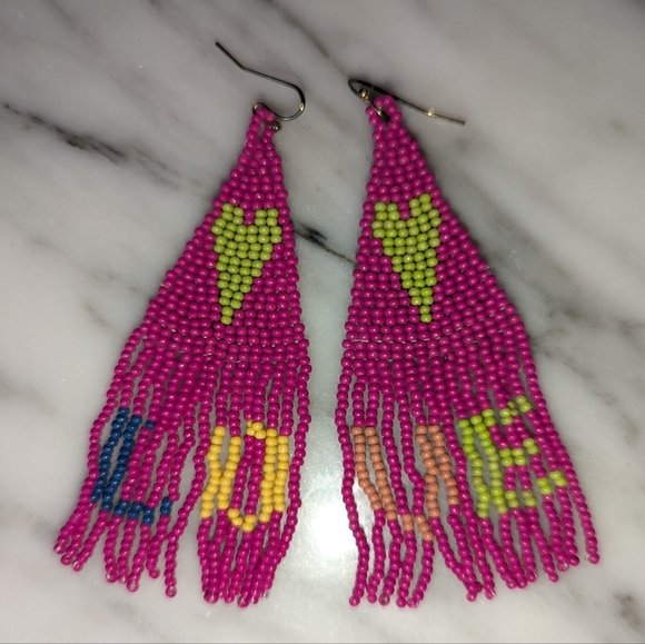 LOVE Earrings handmade beaded hot 🩷 pink 💚 - Picture 8 of 8